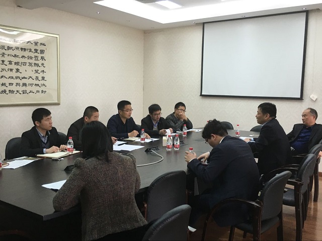 陪同平湖市科技局領導送科技進企業(yè)
